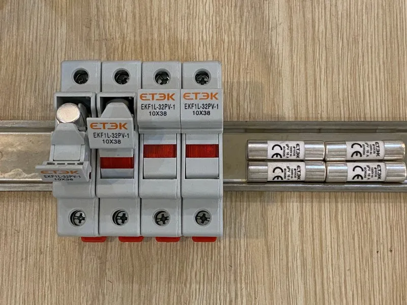 Cầu chì DC 1000V 16A 32A chuyên dụng năng lượng mặt trời ETEK